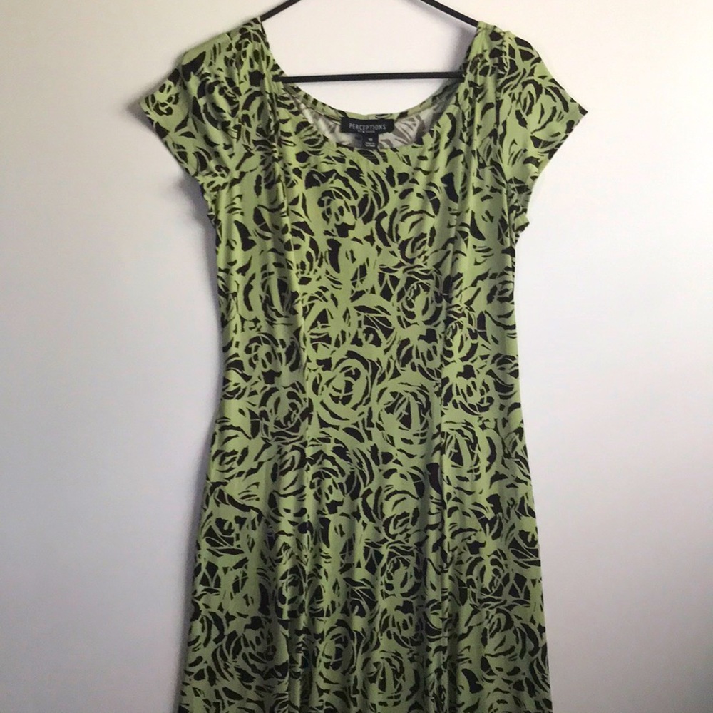 Perceptions Green Rose Design Midi Dress